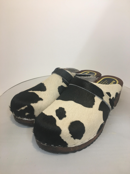 Cow clogs hot sale