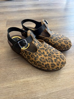 T-Bar Clog